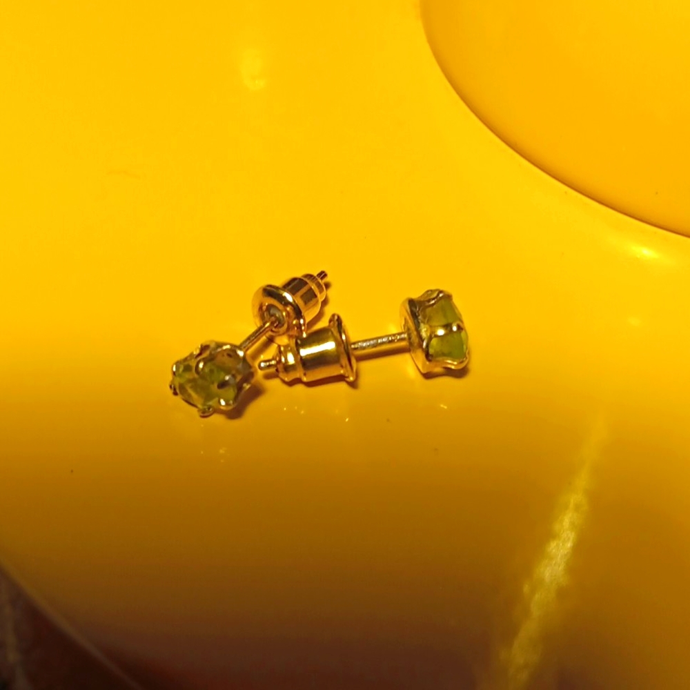 $ (3/$40) PERIDOT SAGE STUDS GOLD POSTS SHINY PRECIOUS STONES